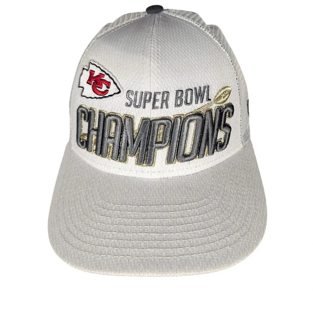 Kansas City Chiefs Super Bowl LIV Youth Trucker Hat New‎ Era 9FORTY Champions